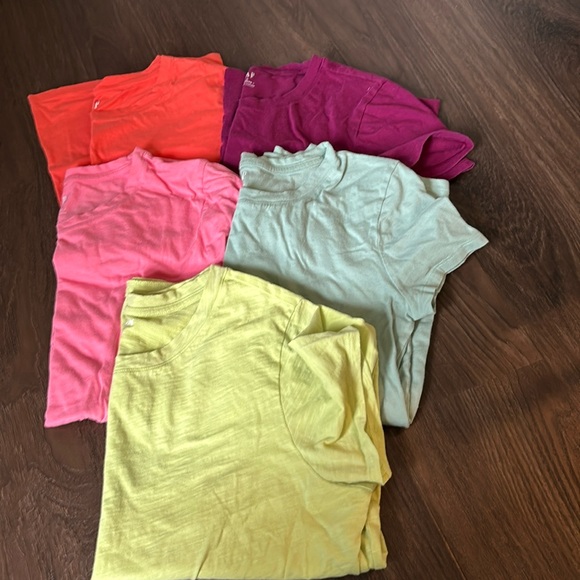 GAP Tops - 4 GAP favorite t shirt/1 old navy everywear shirt medium